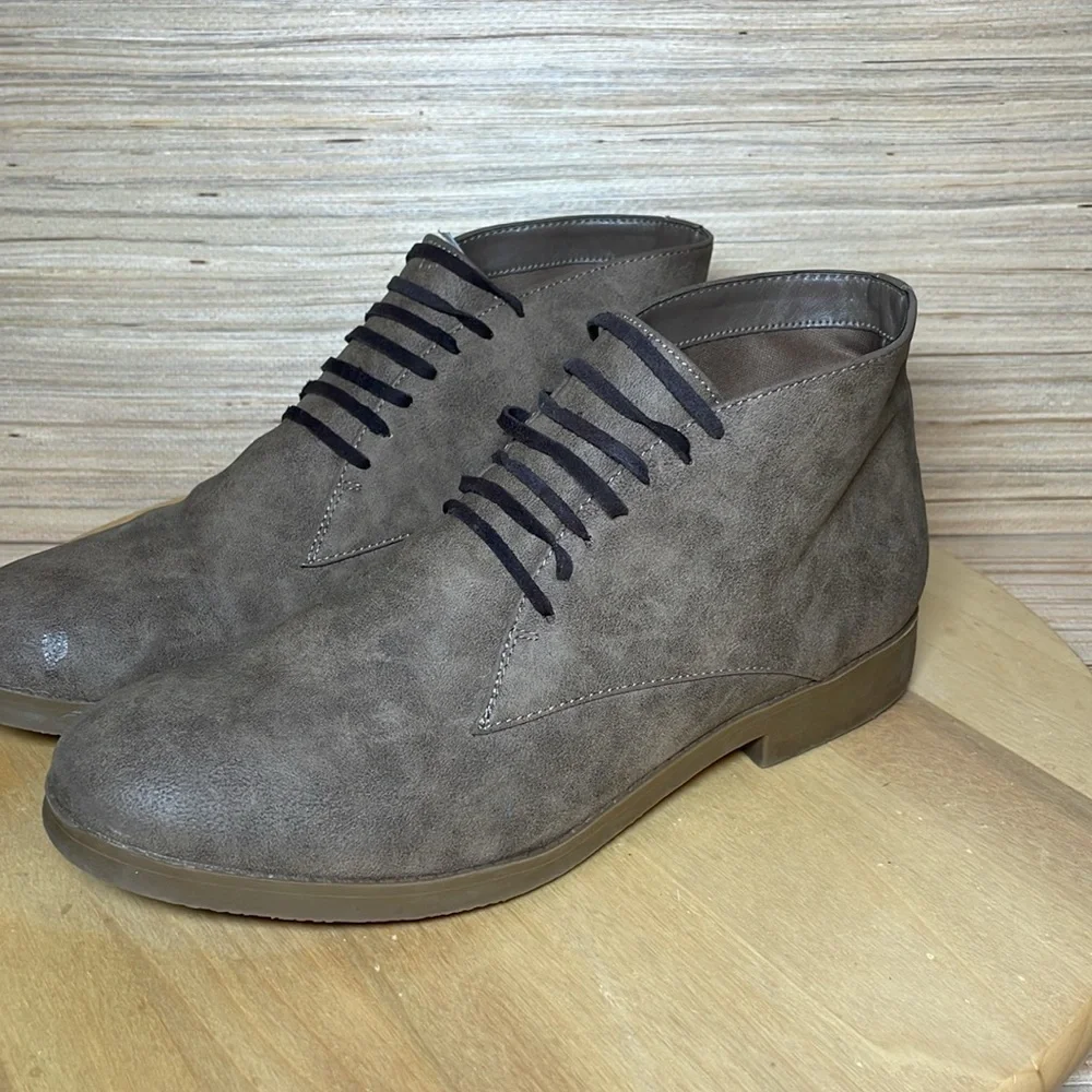 Indigo Rd Faux Suede Ankle Booties woman’s size 8.5 Brown